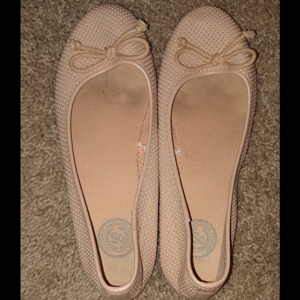 nude flats